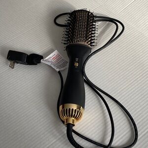 Elegant Black and Gold Hair Styling Brush